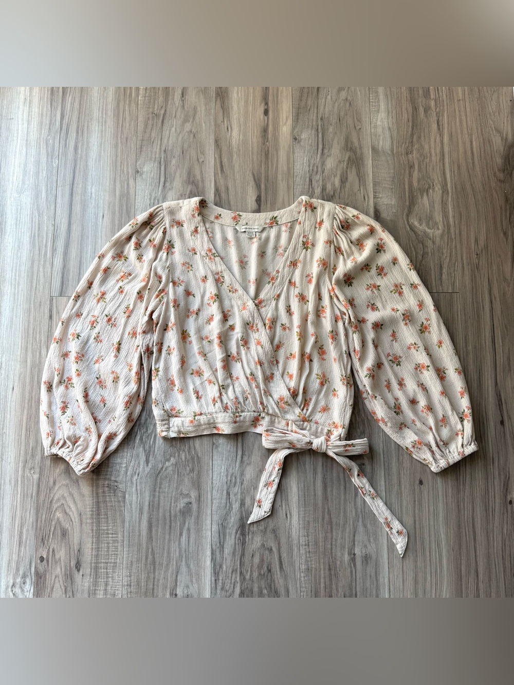 American Eagle Outfitters Cropped Boho Floral Tie Wrap Shirt